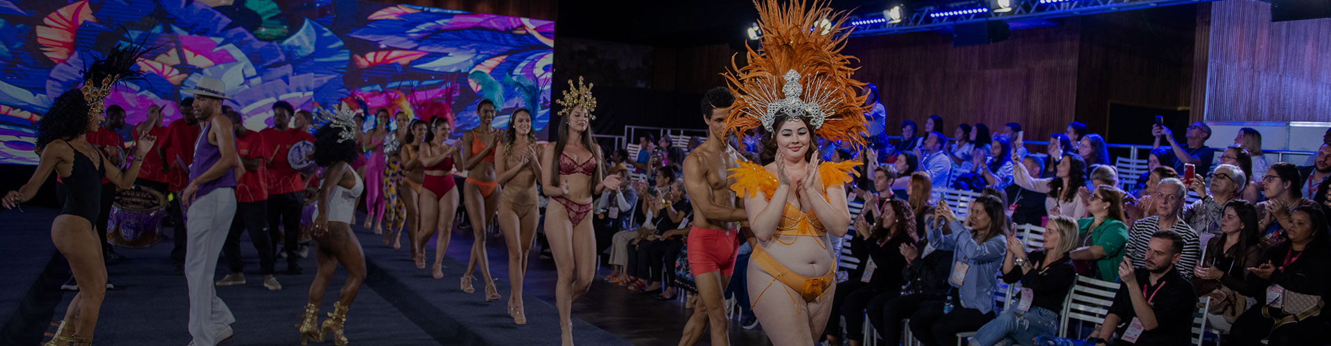 Desfile de moda na Fevest