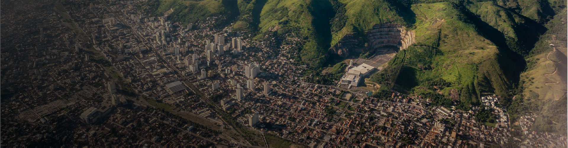 Vista aérea de Nova Iguaçu, na Baixada Fluminense