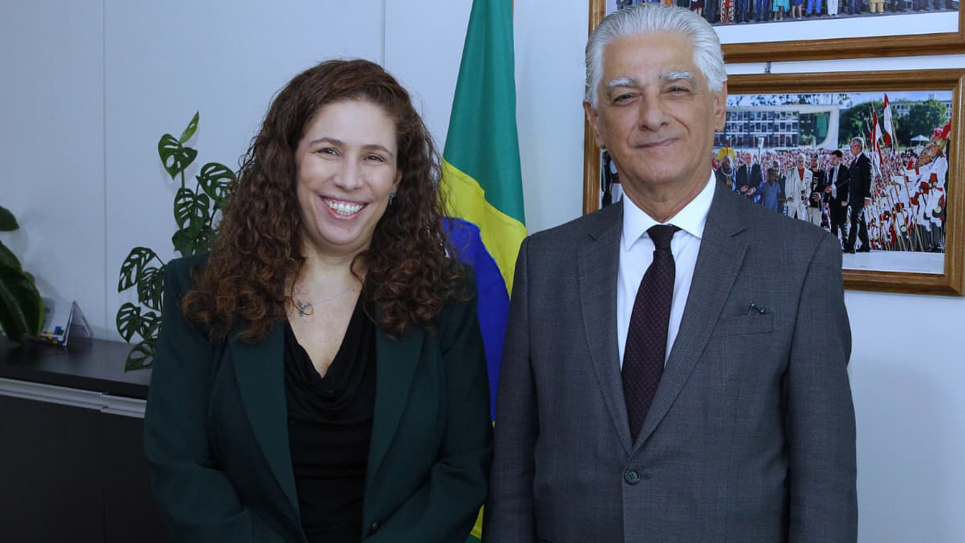 foto ministra Esther e Caetano