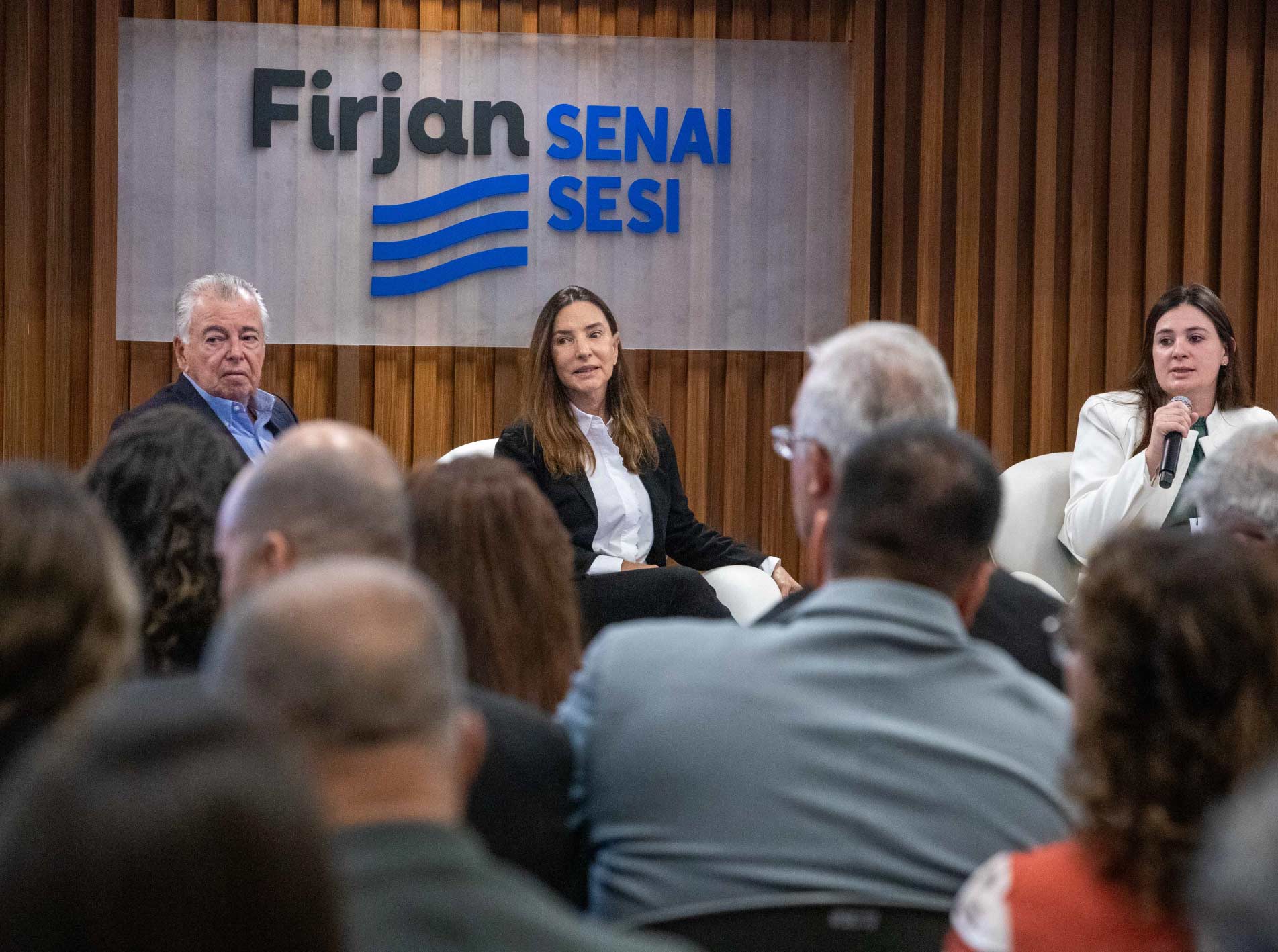  Executivos da Firjan, da ONIP e da Petrobras discutem o mercado de petróleo e gás
